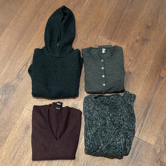 Bundle of 4 Theory Sweaters All Size S/P - Picture 1 of 14